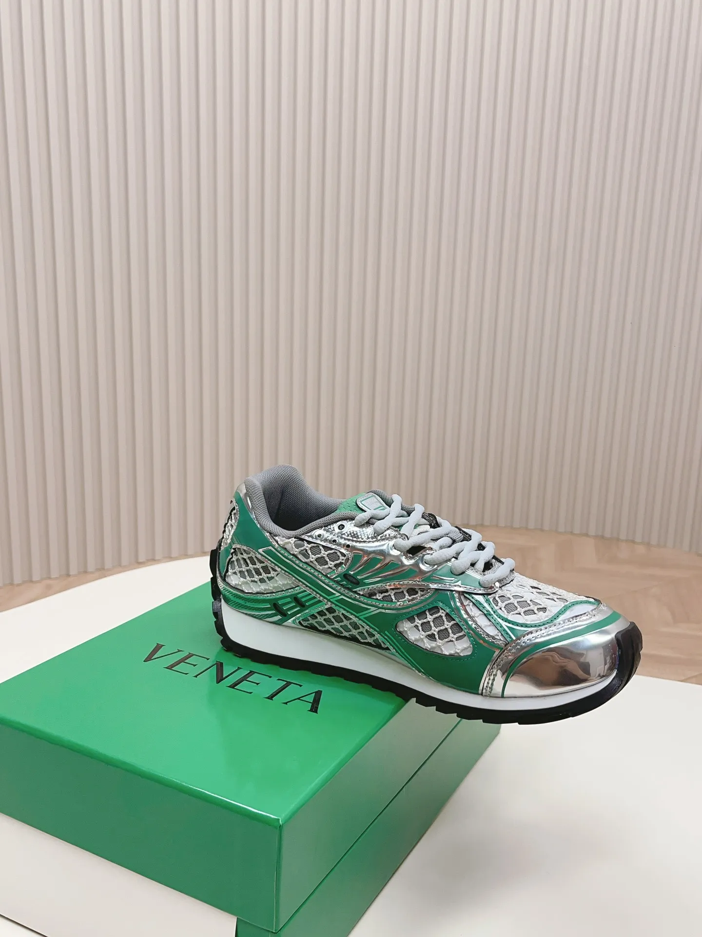👟👟Ex-factory price 560👟👟 Women's shoes, women's clothing, the latest popular models, couples' models, Bottega Veneta BV23, the new Orbit designer's curtain call, casual sneakers, a new style of freehand pure and unconstrained, with modern symbols in color, fashionable, cool and handsome, simply invincible, retro and versatile, all original craftsmanship 35-40